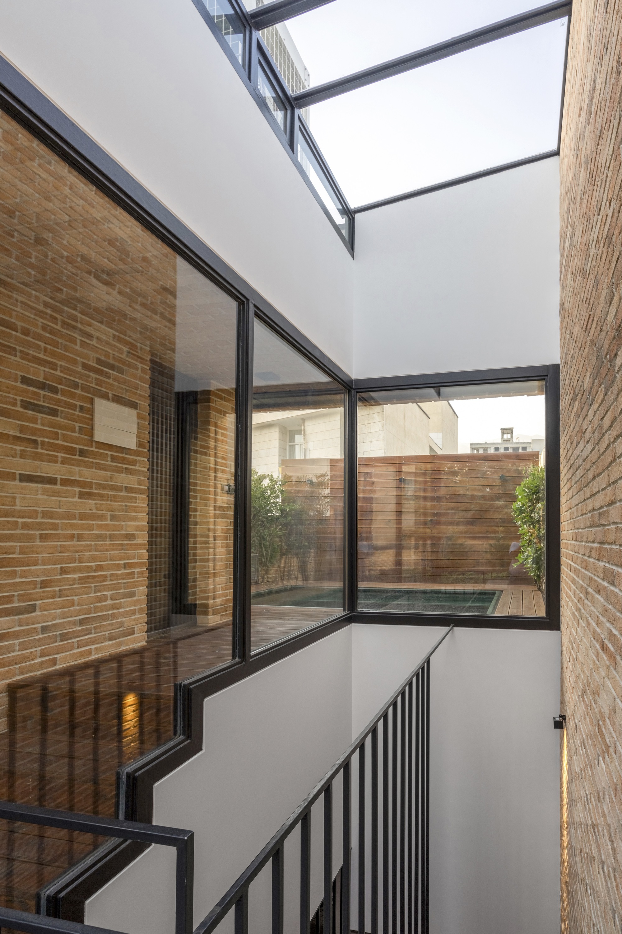 Gallery of Hanna House / Navid Nasrollahzadeh 12