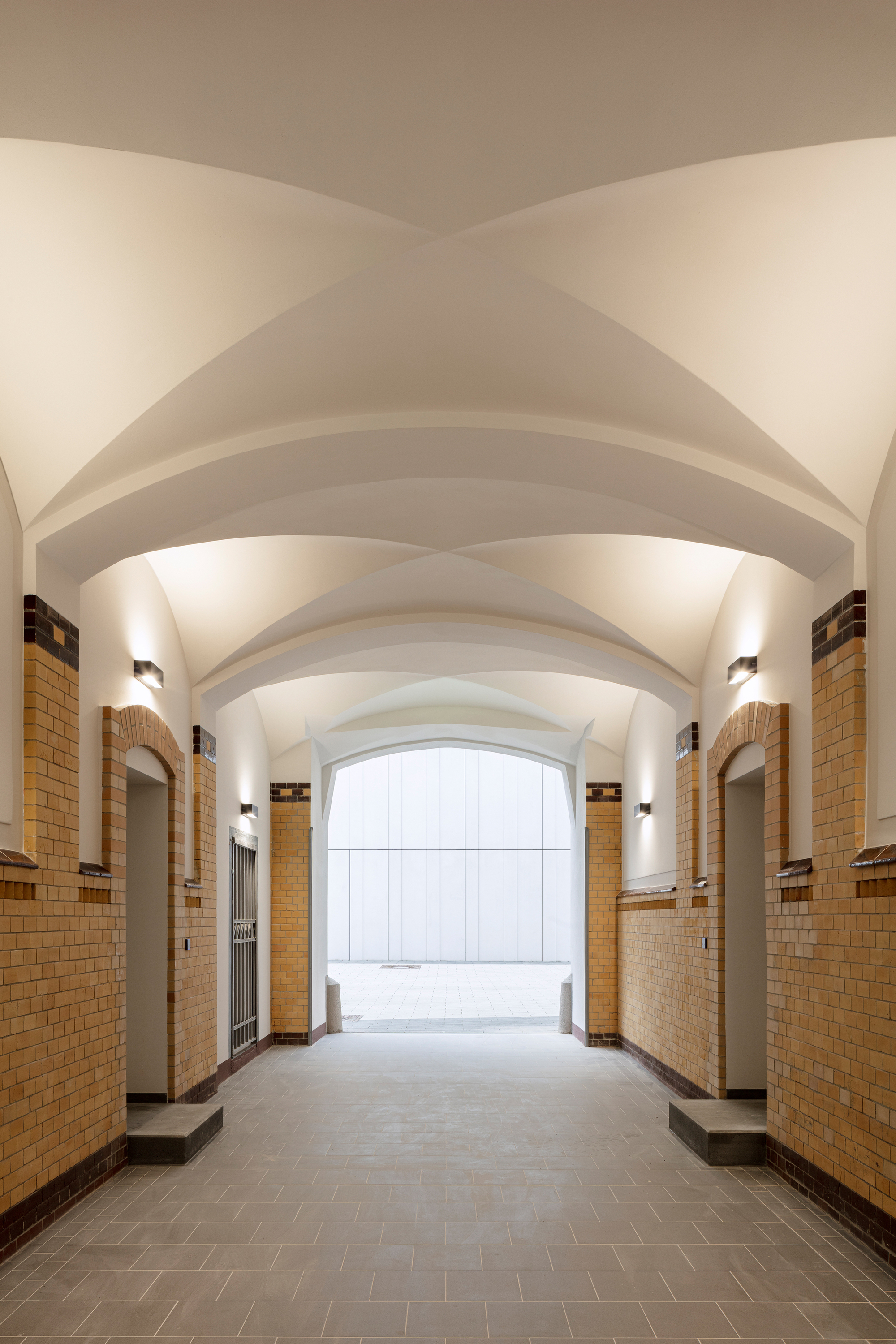 Gallery of What is a Vomitorium? 25 Modern Examples of Efficient ...