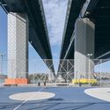 (DUPLICADO) Parque deportivo y espacio público en la ribera del Cuerno de Oro / 1+1 Architects - Fotografía exterior, Comunidad