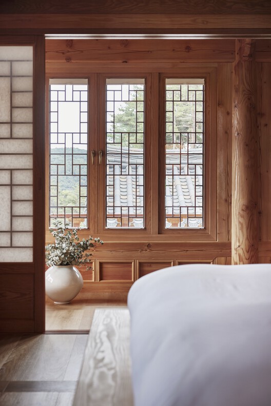 The HANOK Heritage House / Listen Communication - Interior Photography, Bedroom, Windows, Door