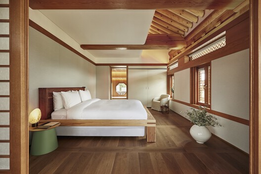 The HANOK Heritage House / Listen Communication - Interior Photography, Bedroom, Windows, Bed, Beam