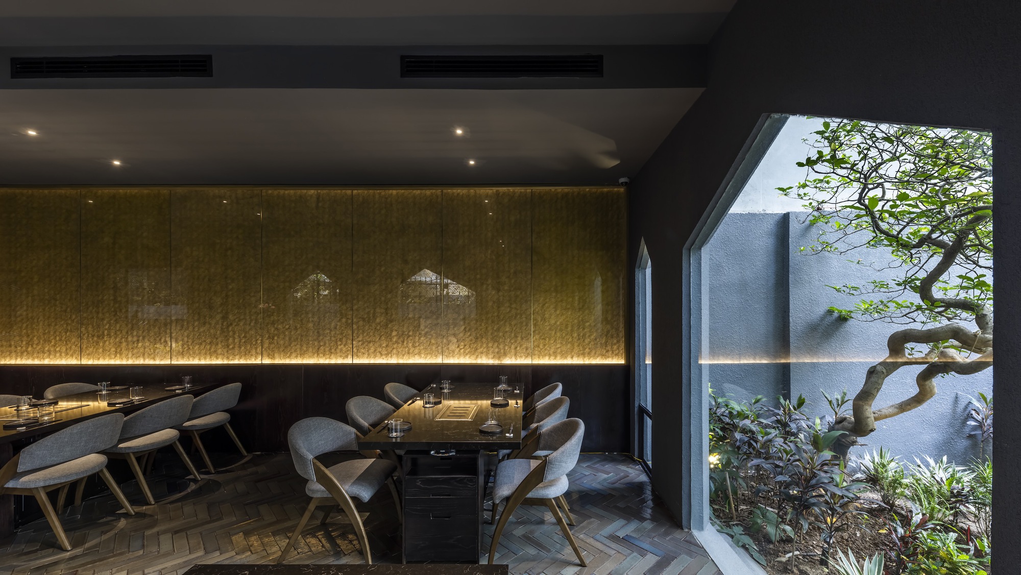 Gallery of Crystal Restaurant / NH Village Architects 21