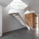 Vivienda DISA / Tomas Mielnikowicz - Fotografía interior, Escaleras, Barandas