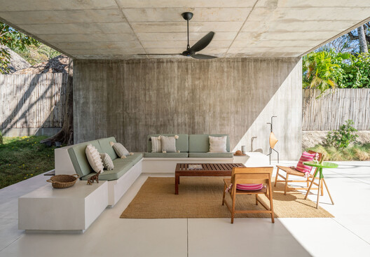 Casa de Mayo / Elástica Studio - Fotografía interior, Sala de estar, Mesas, Sillones, Sillas, Terraza, Patio, Fijación Vigas
