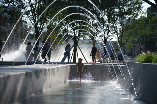 Water In Public Spaces 15 Urban Projects That Incorporate Water Water In Public Spaces 15 Urban Projects That Incorporate Water