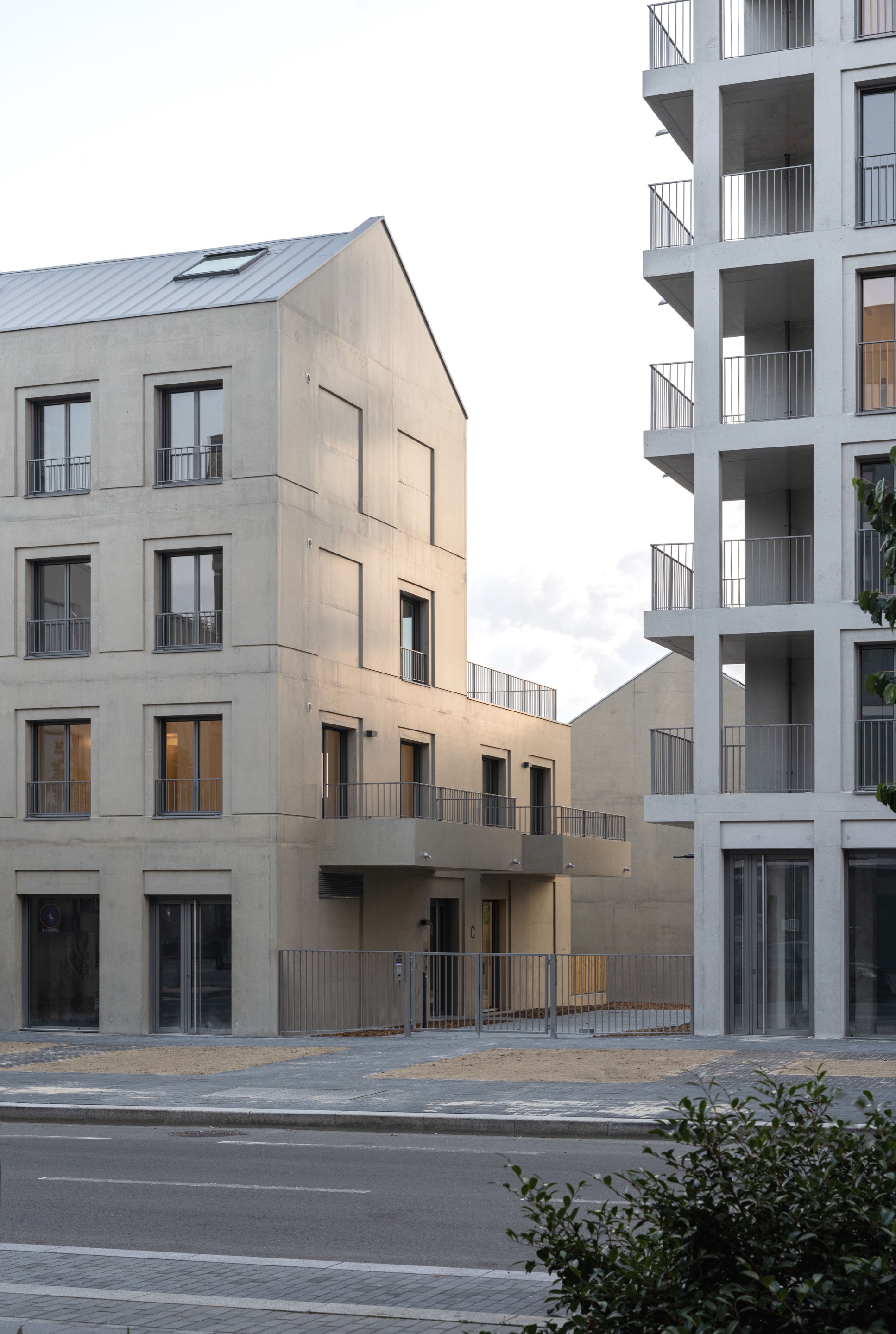 Gallery of Alma Street Housing / palast 2