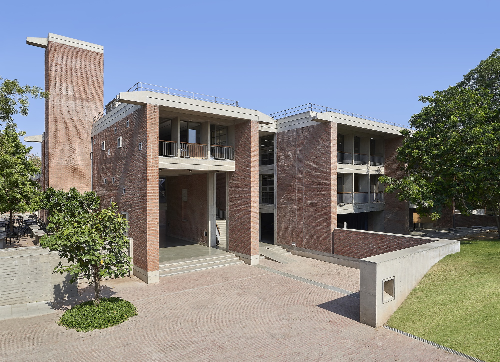 Gallery of CEPT University Foundation Hall, Lecture Hall and Kund