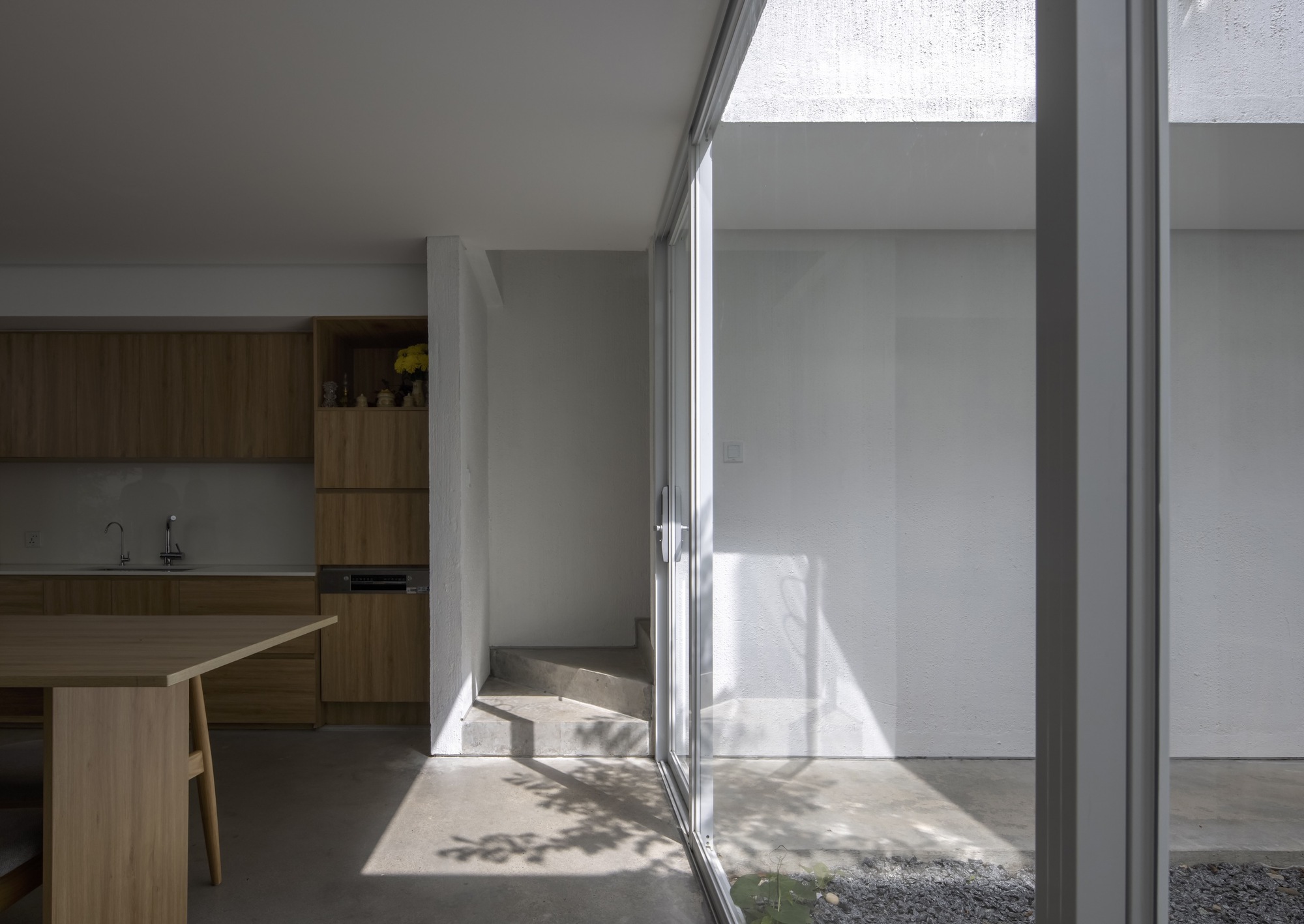 Gallery of House for Young Families 01 / H-H Studio - 13