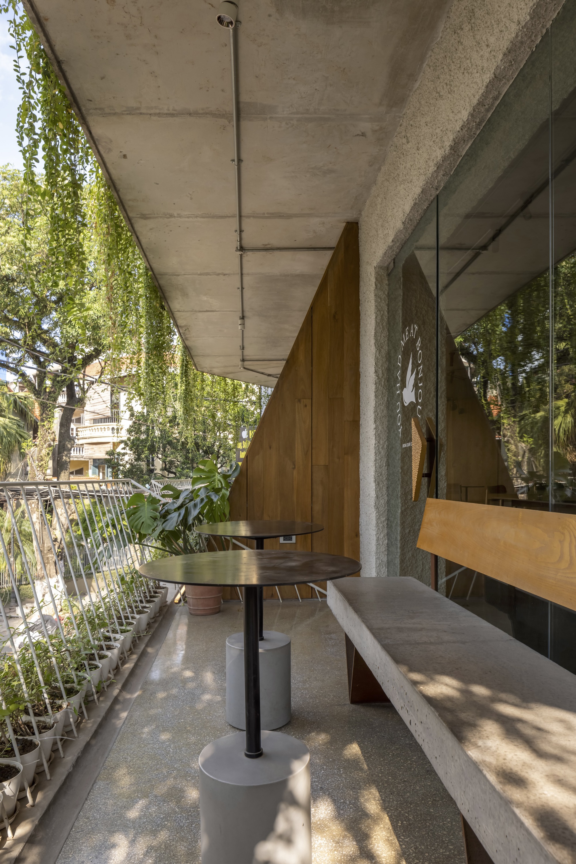 Gallery of TNV Coffee and Complex Building / Comma Studio - 23