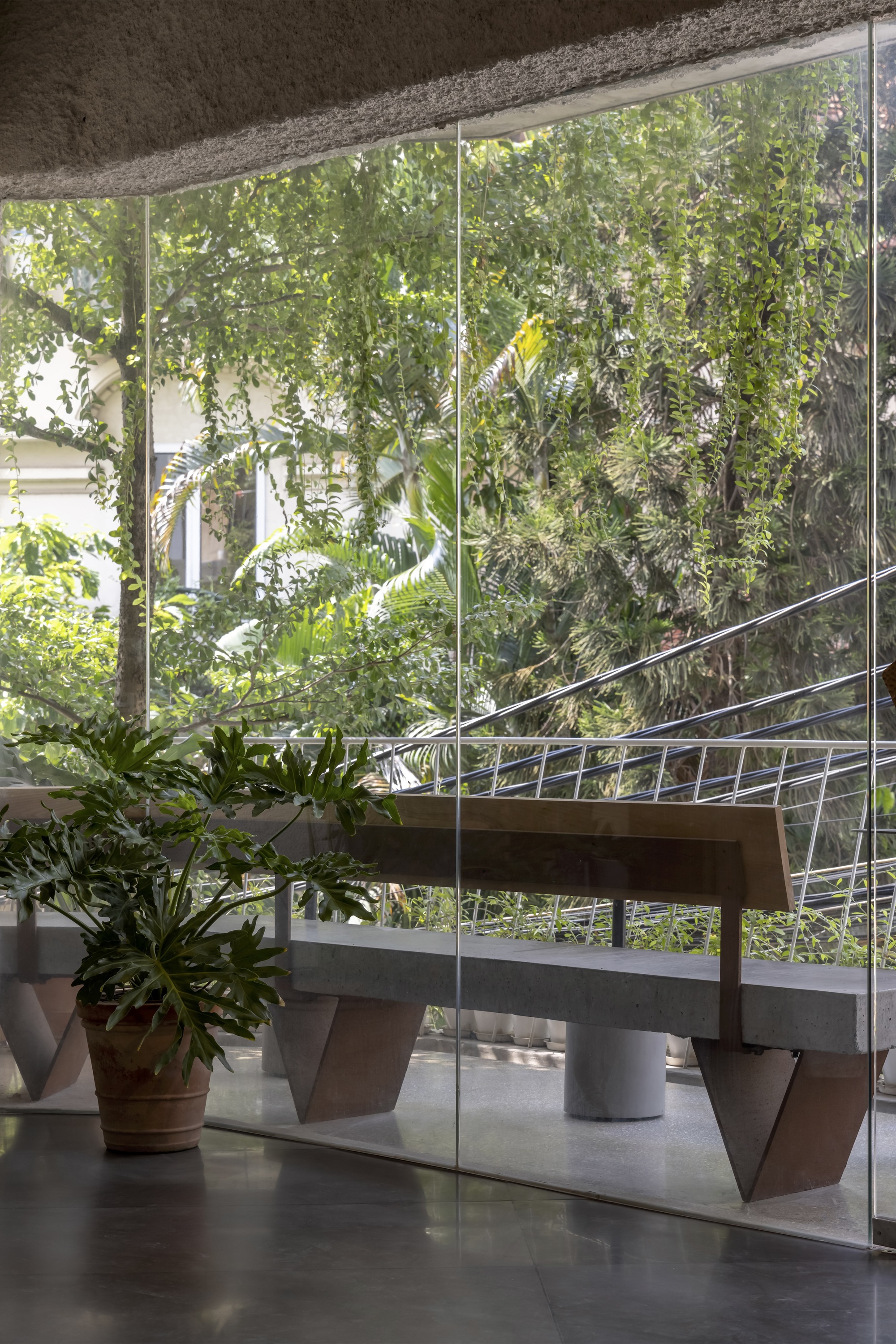 Gallery of TNV Coffee and Complex Building / Comma Studio - 17
