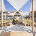 Pabellón Hiyoshi / Jorge Almazán  + Keio University Studiolab - Fotografía exterior, Instalaciones Temporales, Terraza, Fijación Vigas