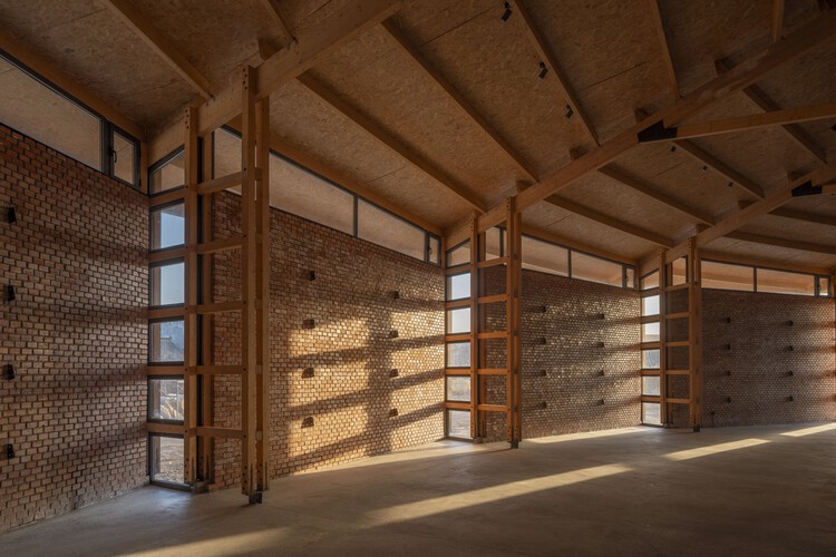 Prepared Rehmannia Root Crafts Exhibition Hall / LUO studio - Interior Photography, Beam