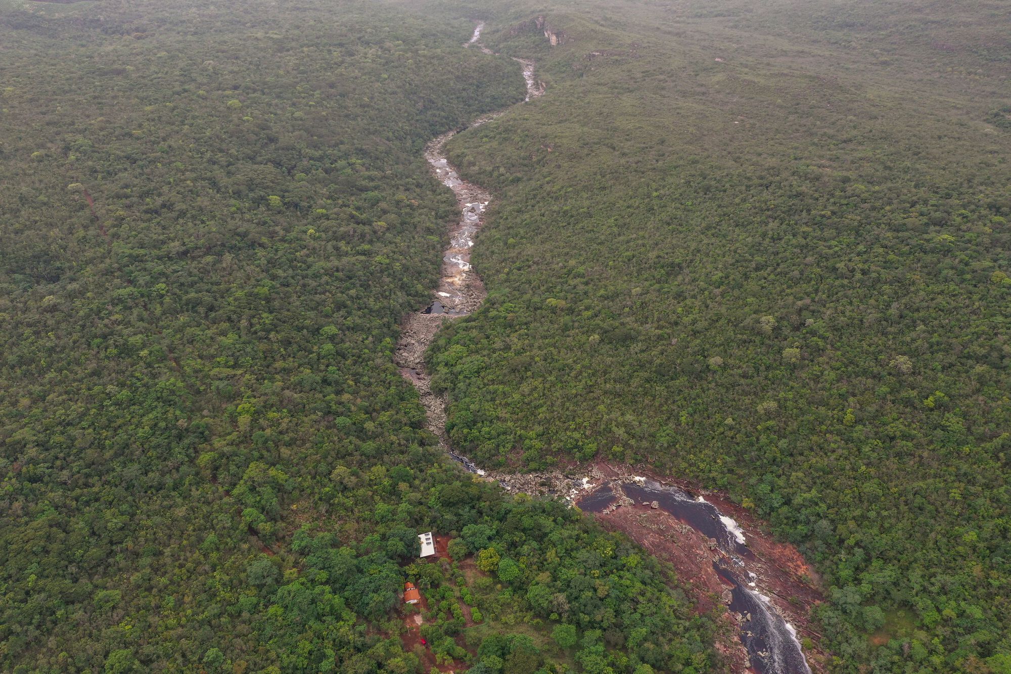 Gallery of Piaba House / Lajedo Arquitetura + Leon Ades 28