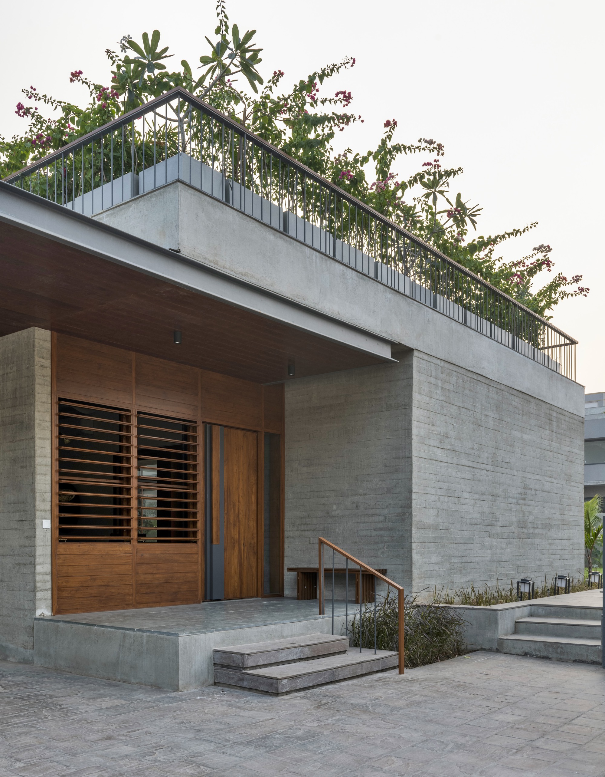 Modo Designs Gallery of The Hovering House / Modo Designs - 24