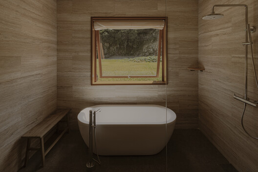 鹿柴山集 精品民宿 / 小大建筑 鹿柴山集 精品民宿 / 小大建筑 - 室内图, 卫生间, 浴缸, 视窗, 淋浴