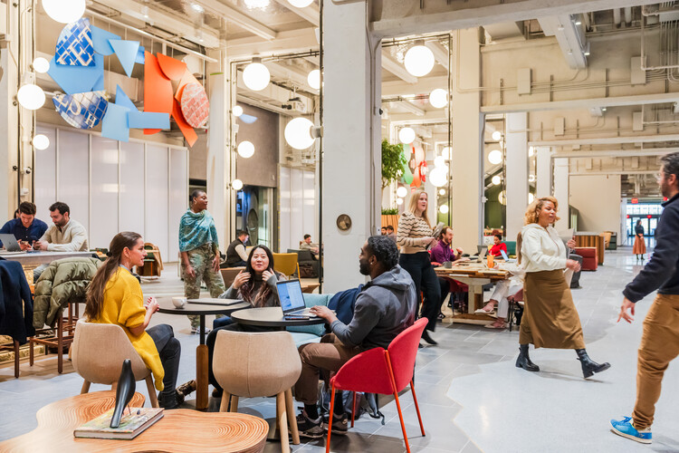 Rethinking work culture: Google unveils New York headquarters in renovated St. John's Terminal - Image 5/9