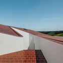 屋顶躺平，山谷之家 / Volume Architecture Lisbon Studio - 建筑图