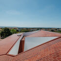 屋顶躺平，山谷之家 / Volume Architecture Lisbon Studio - 建筑图