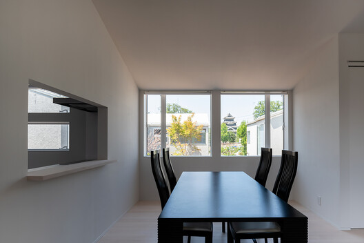 Matsumoto Sannomaru Square / Atelier and I Tatsuo IWAOKA Laboratory + MORIIS Atelier + Ouvi - Interior Photography, Dining room, Table, Chair, Windows