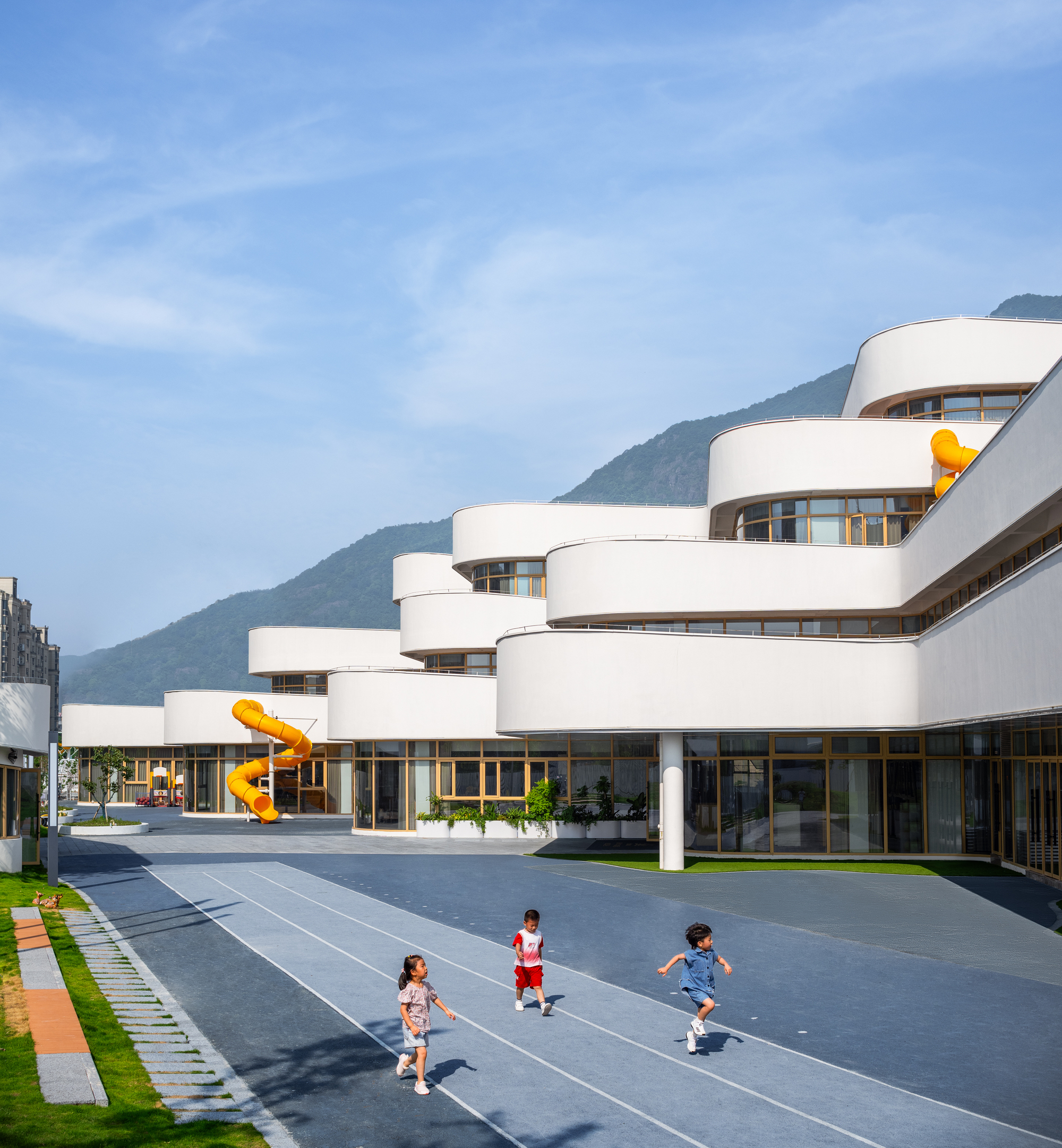 Gallery of Linhai Xiecheng Kindergarten / Atelier RenTian - 2