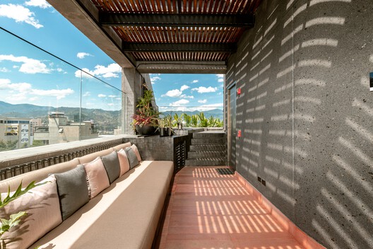 Gotham House / Plan:b arquitectos - Interior Photography, Living Room, Facade