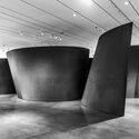 纪念碑式雕塑家 Richard Serra 逝世，享年 85 岁 - Image 2 of 4