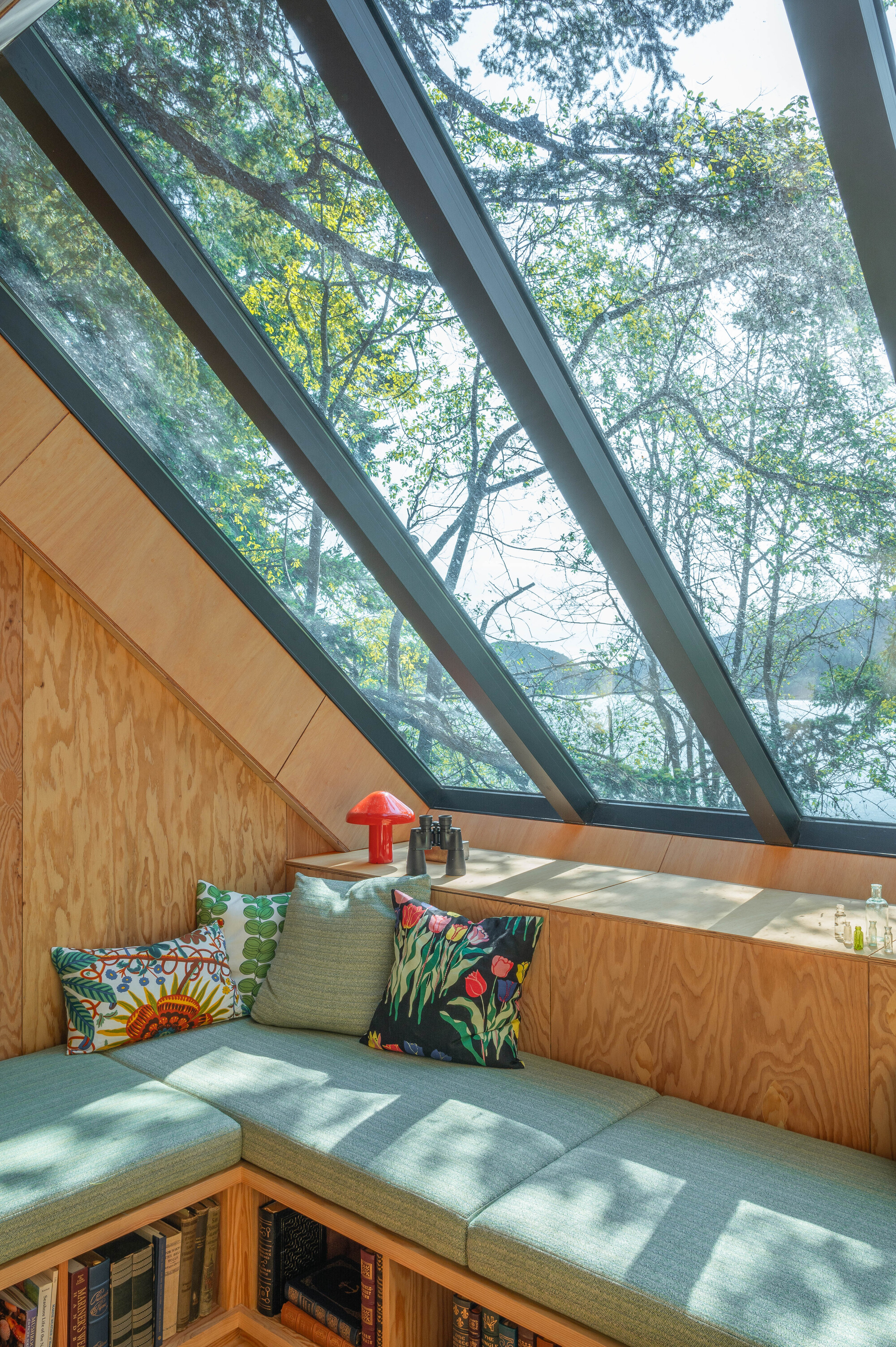 Gallery of Guemes Island Bunkhouse / SHED Architecture & Design - 19