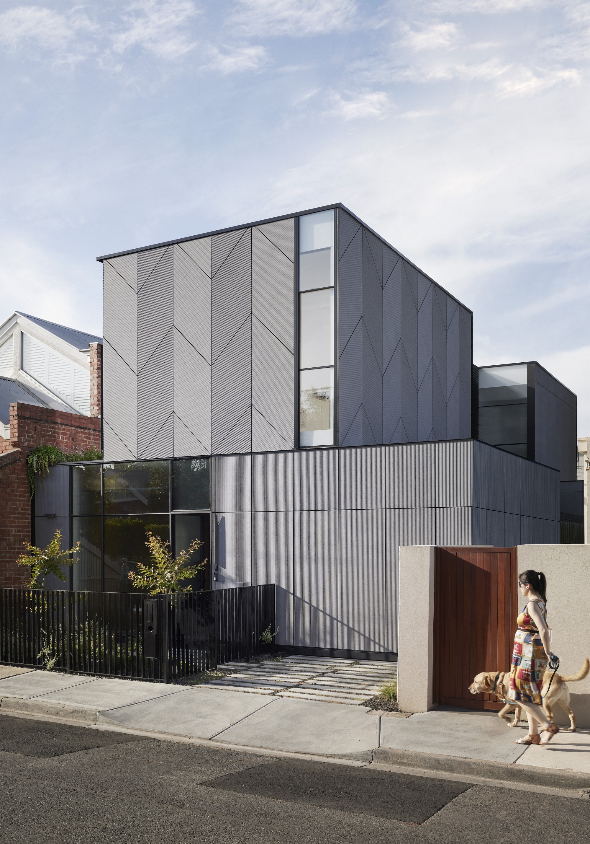 Gallery of Lang 靚 House / Austin Maynard Architects 6