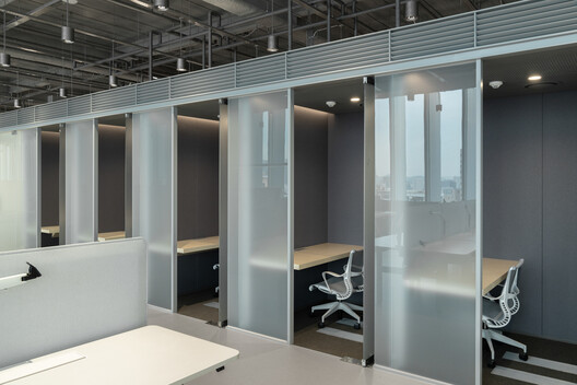 Genesis Headquarters Office / COM - Interior Photography, Table, Chair