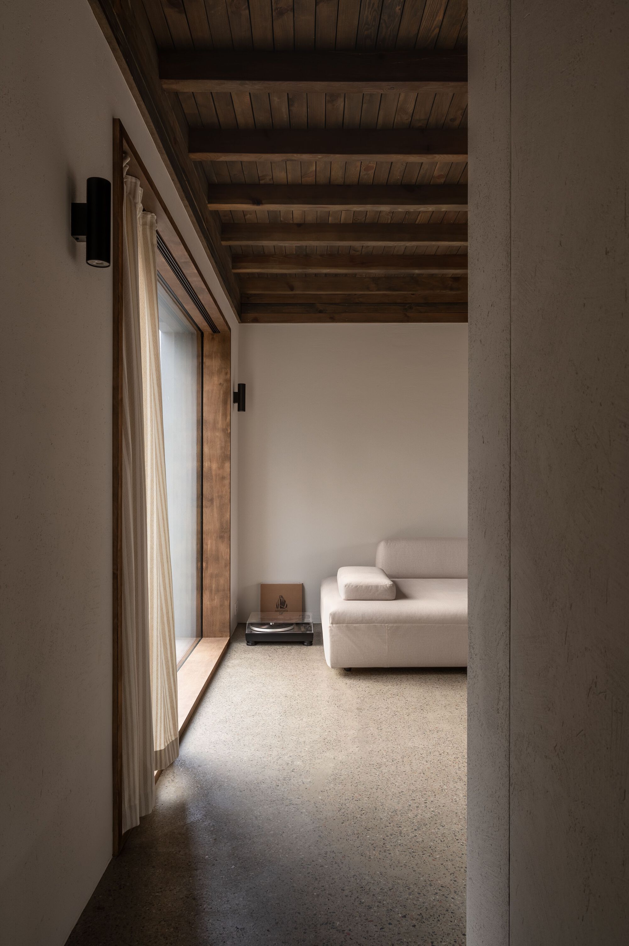 Gallery of Dzen House / SHOVK - 10