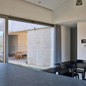 Raw House / Todot Architects and Partners - fotografía de interiores, mesas, sillas