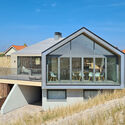 Dune Villa West aan Zee / 2by4-architects BV - fotografía exterior, ventanas, fachadas