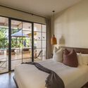 Hotel Sendero / LOOP Design Studio - Fotografía de interiores, dormitorio, cama, sillas