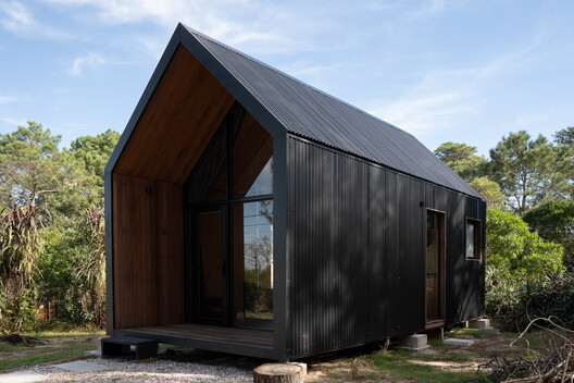 Pura Vida Shelter / Heron Estudio - Image 7 of 19