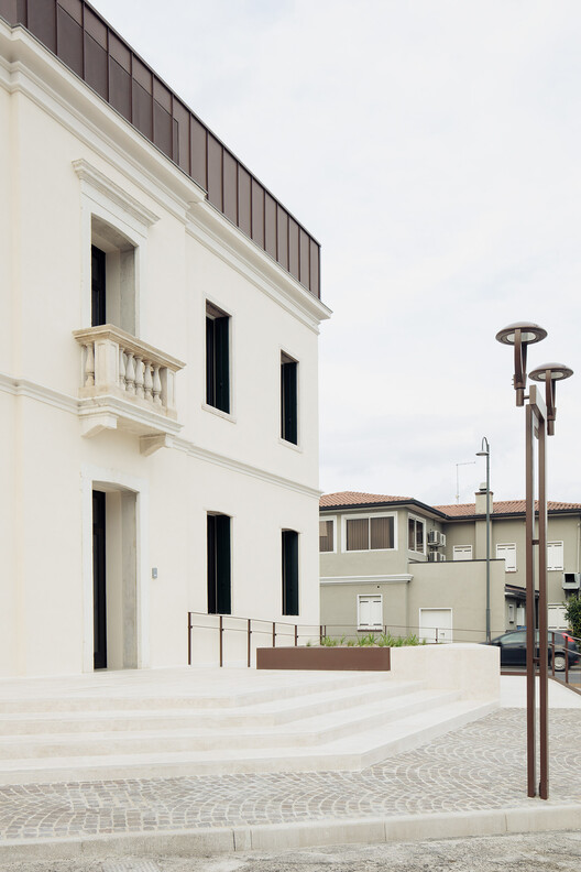 The New Cultural Center Gian Paolo Negri Renovation / Didonè Comacchio Architects - Image 10 of 29