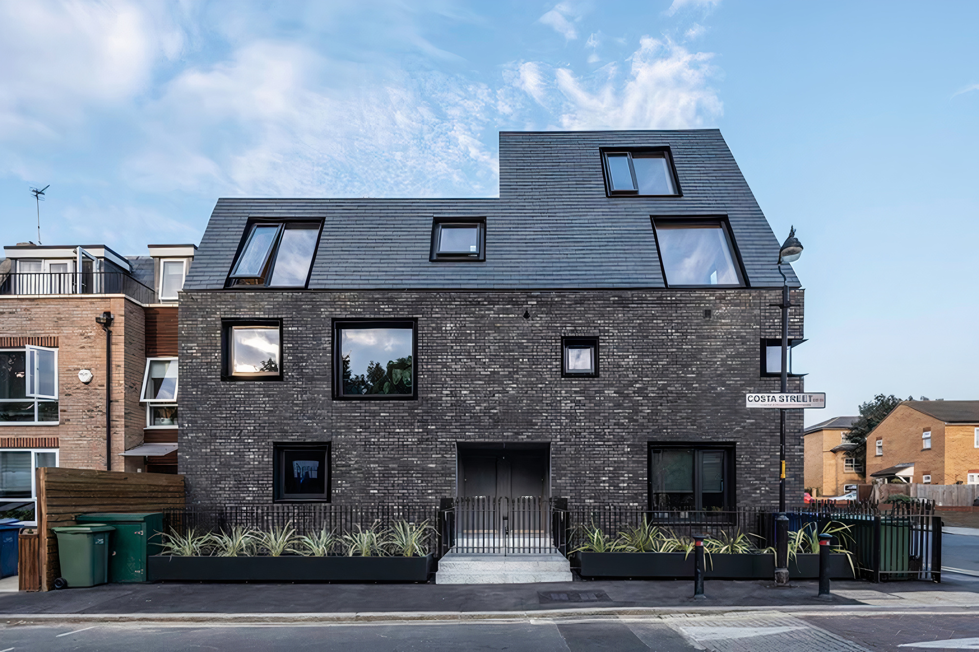 Gallery of 8 Projects Featuring Sustainable, Contemporary Natural Slate ...