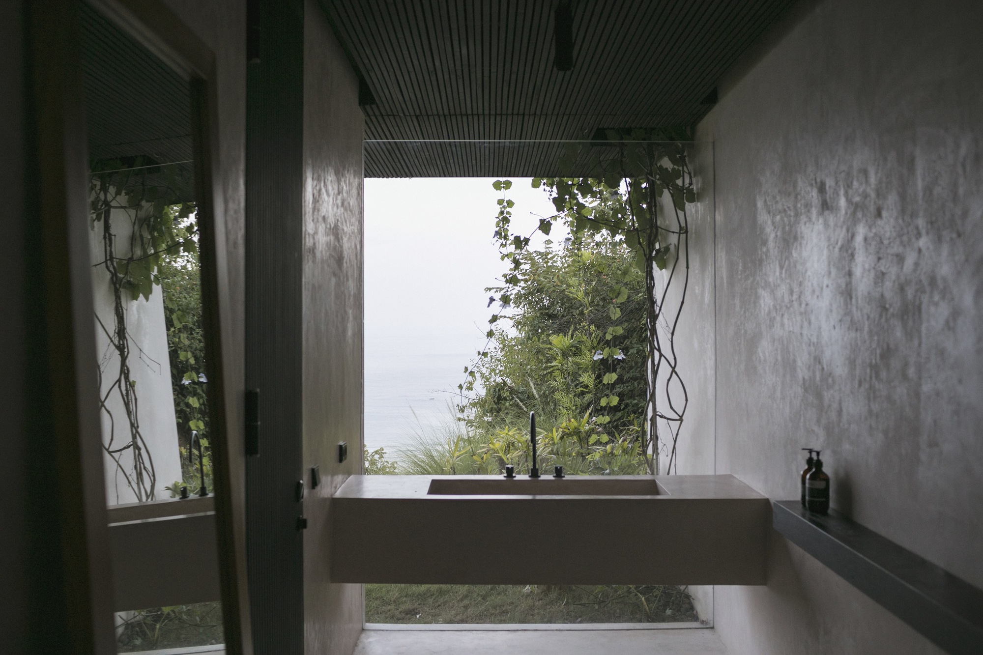 Gallery of Villa V / Atelier Alejandro Borrego - 4