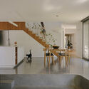 Casa No Rezzavations / Sarah Lake Architects - Imagen 3 de 17