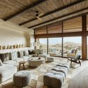 Six Senses Southern Dunes Resort/Foster + Brands: fotografía de interiores, sala de estar, mesas y sillas