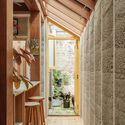 Casa Feita por Muitas  Mãos / Cairn - Fotografia de Interiores, Ampliação, Viga, Fachada, Arco