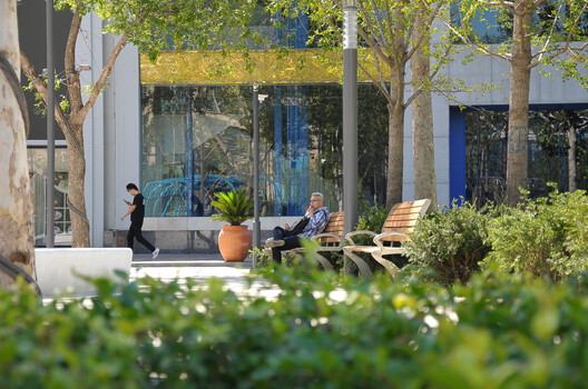 北京亮马河滨水景观廊道 / AECOM - 建筑图, 椅子