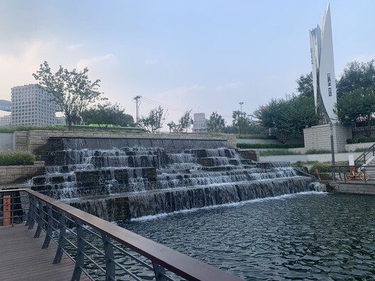 北京亮马河滨水景观廊道 / AECOM - 建筑图