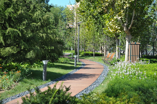 北京亮马河滨水景观廊道 / AECOM - 17 的图像 26