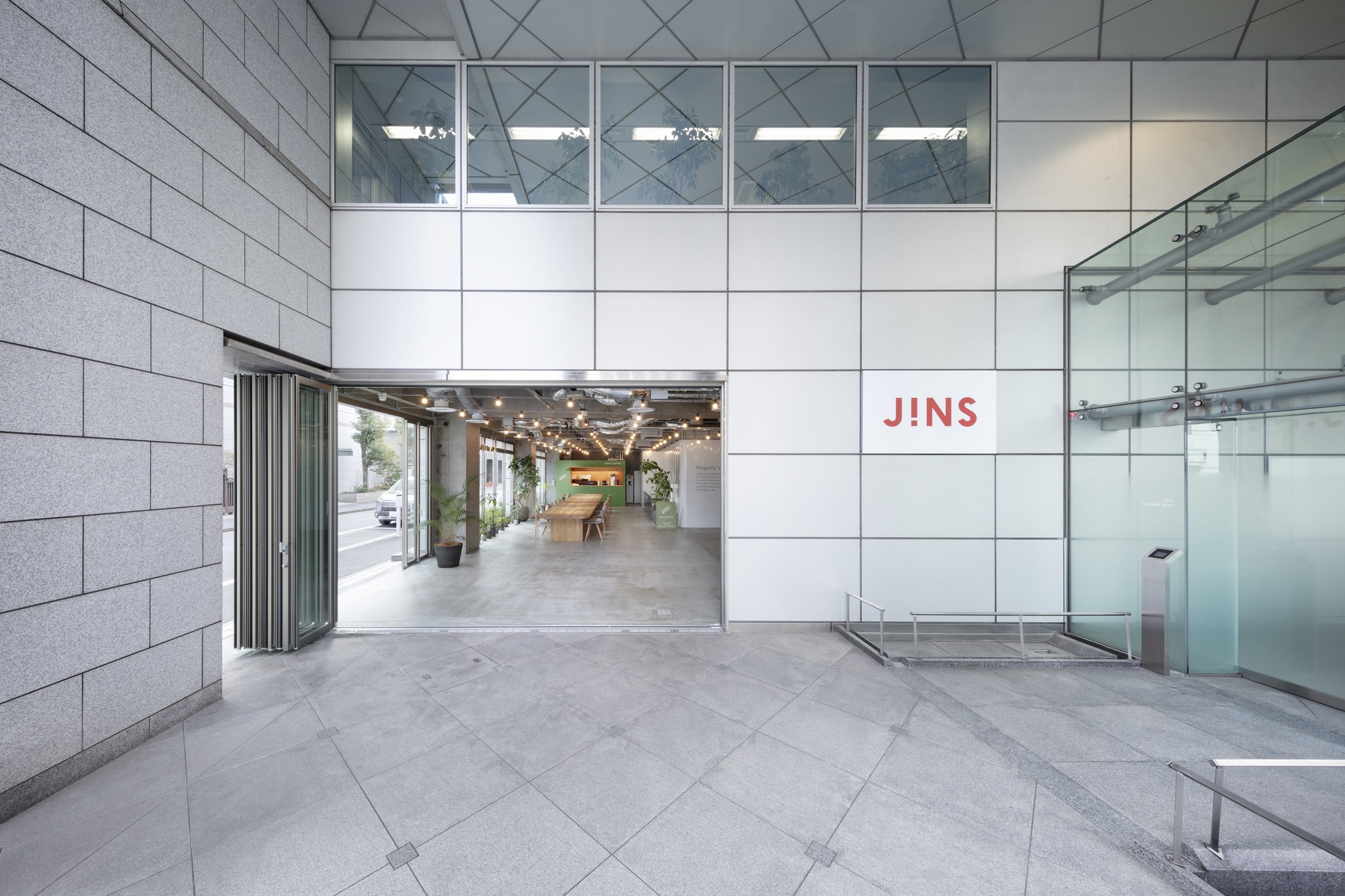 Gallery of JINS Holdings Tokyo Head Office / Fumiko Takahama Architects - 6