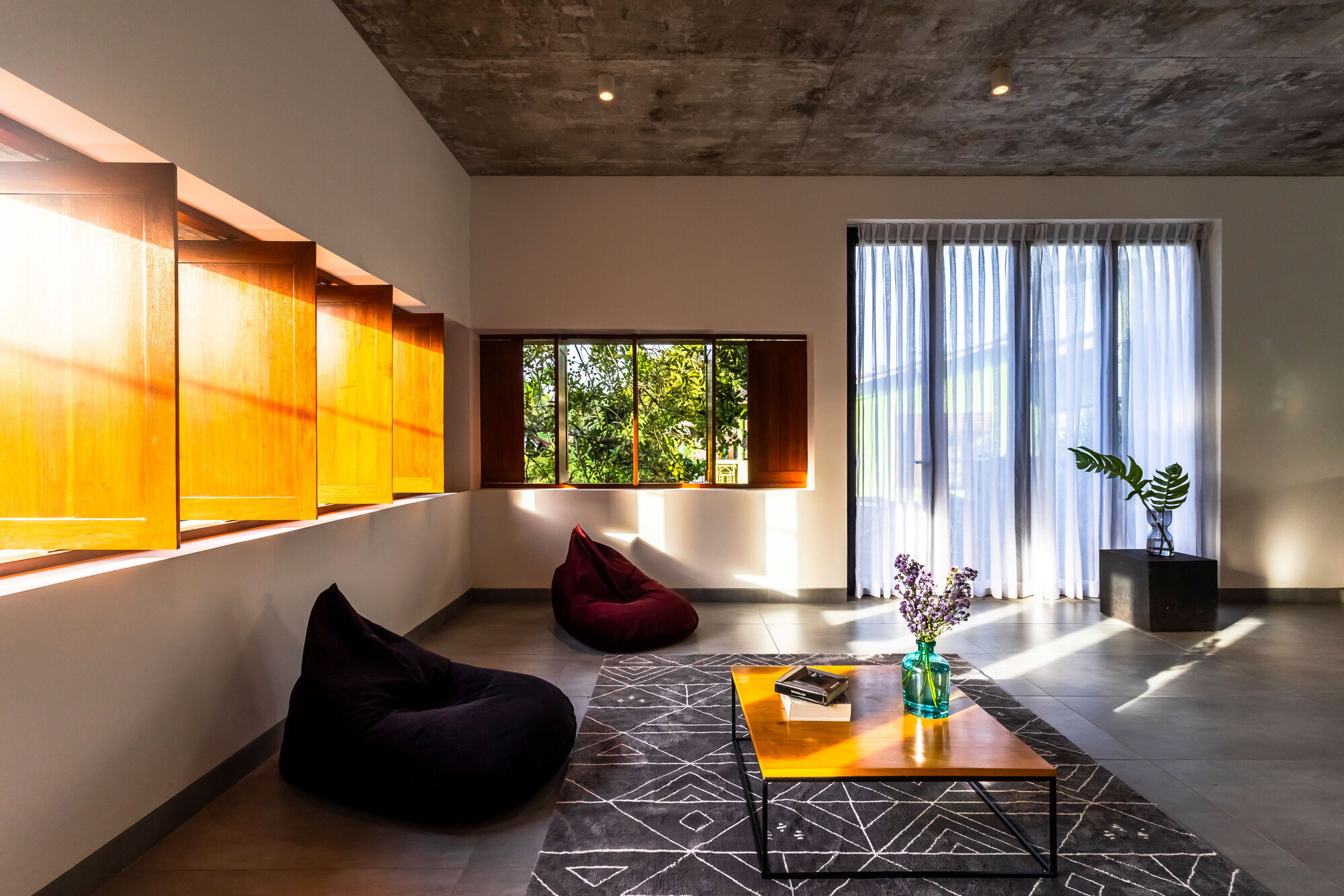 Gallery of The Triangle Residence / Kith Studio 11