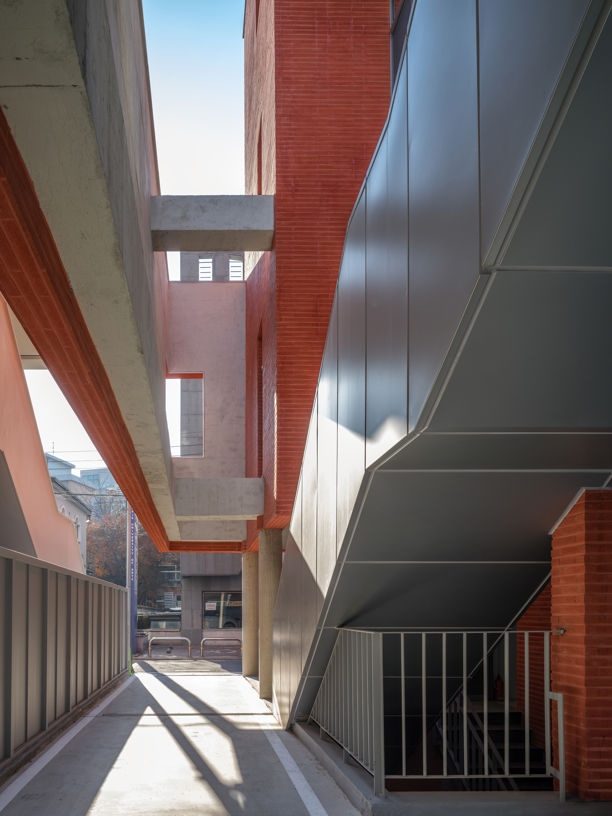Gallery of Nonhyeon 73 Commercial Building / See Architects - 4