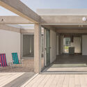 Casa de los tres patios / soda + Mila Ramirez Estudio - Fotografía interior, Casas, Puerta, Fachada
