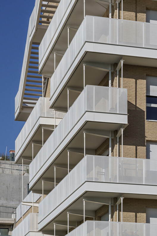 Rives de l'Ourcq Housing / Brenac & Gonzalez & Associés - Image 16 of 20