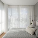 Apartamento MERIT / Rafaella Bisineli Arquitetura - Fotografia de Interiores, Dormitório, Janela, Cama
