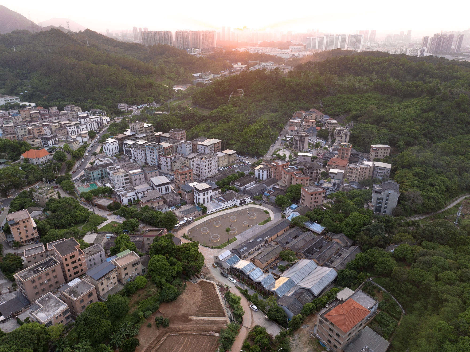 Gallery of Soft Square in Changshou Village / ZXD Architects - 7